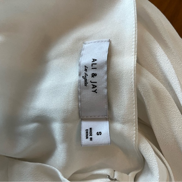 Ali and jay pleated midi dress - Picture 4 of 5